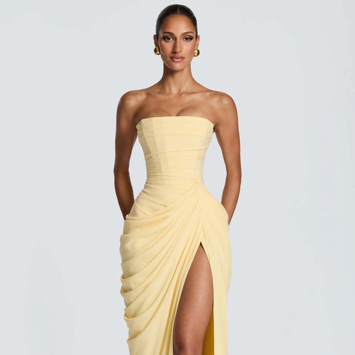Robe Longue Élégance Sculptée