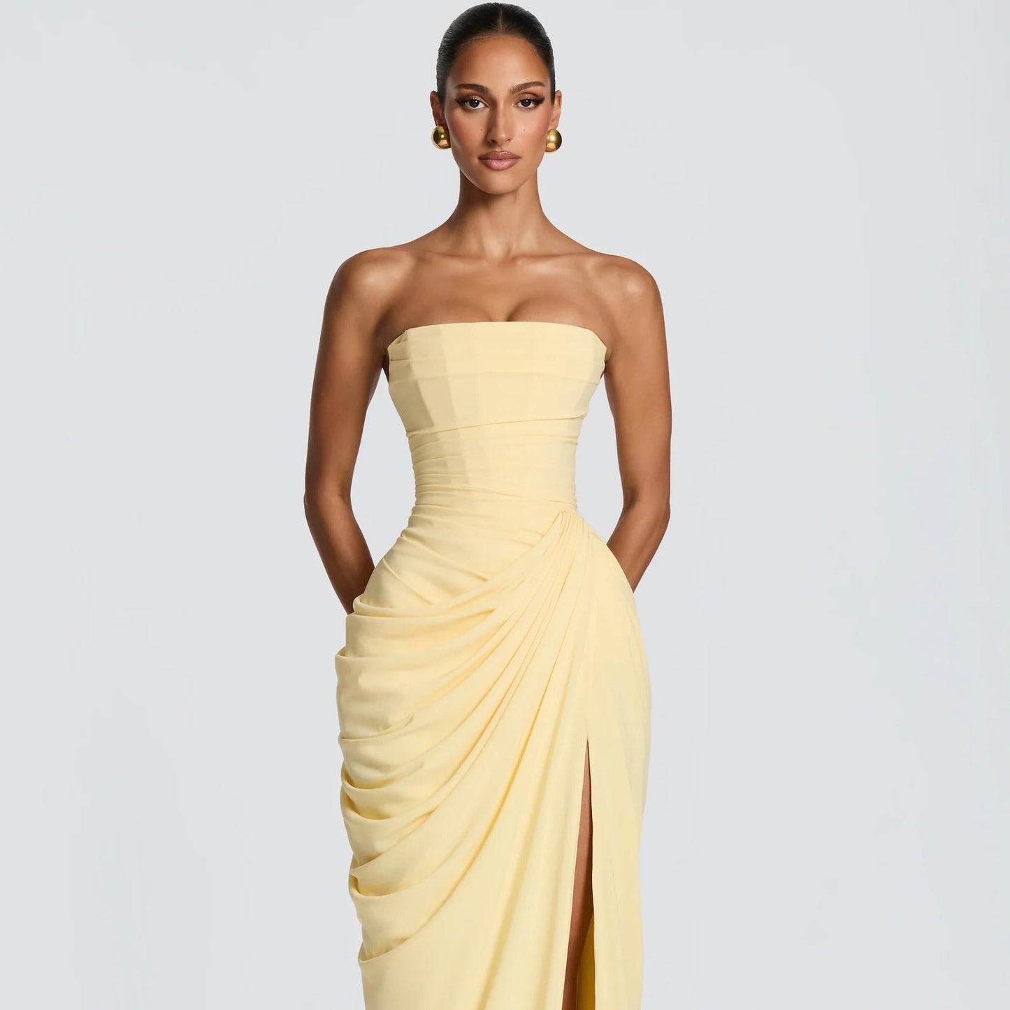 Robe Longue Élégance Sculptée